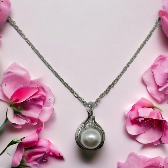 925 Sterling Silver Plated Faux Pearl Pendant Chain Necklace - Picture 7 of 13